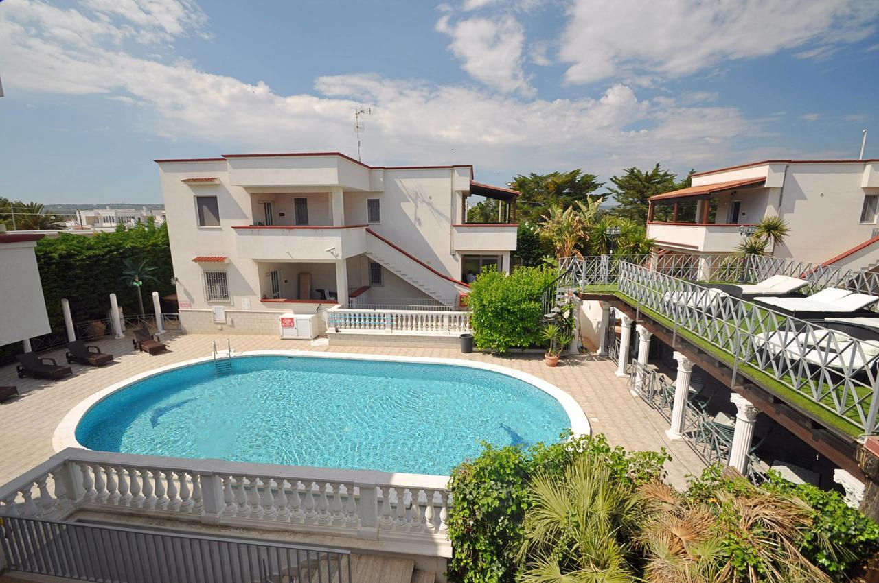 Residence Mezzaluna Carovigno Εξωτερικό φωτογραφία